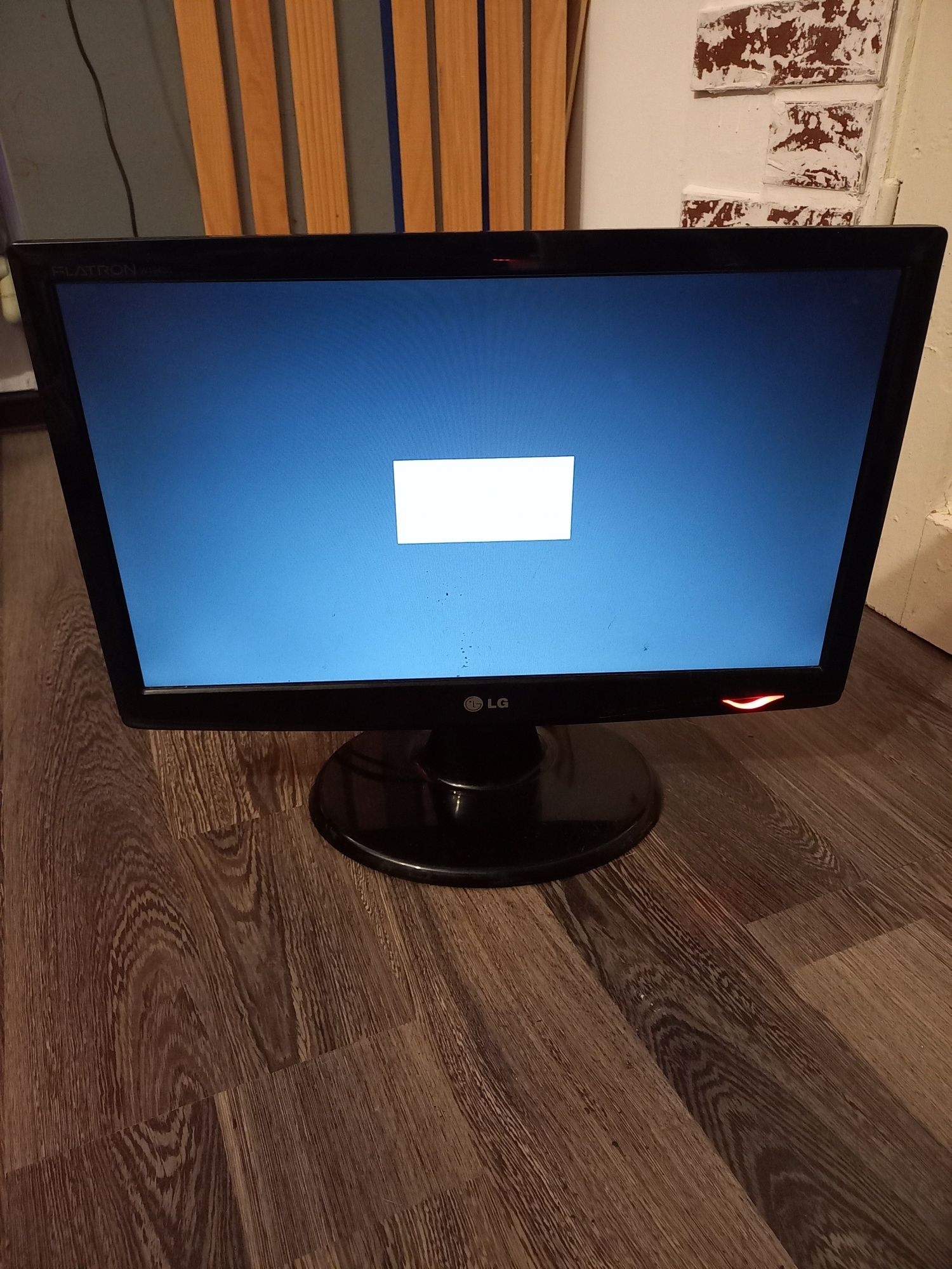 Монітор LG 19 дюймів