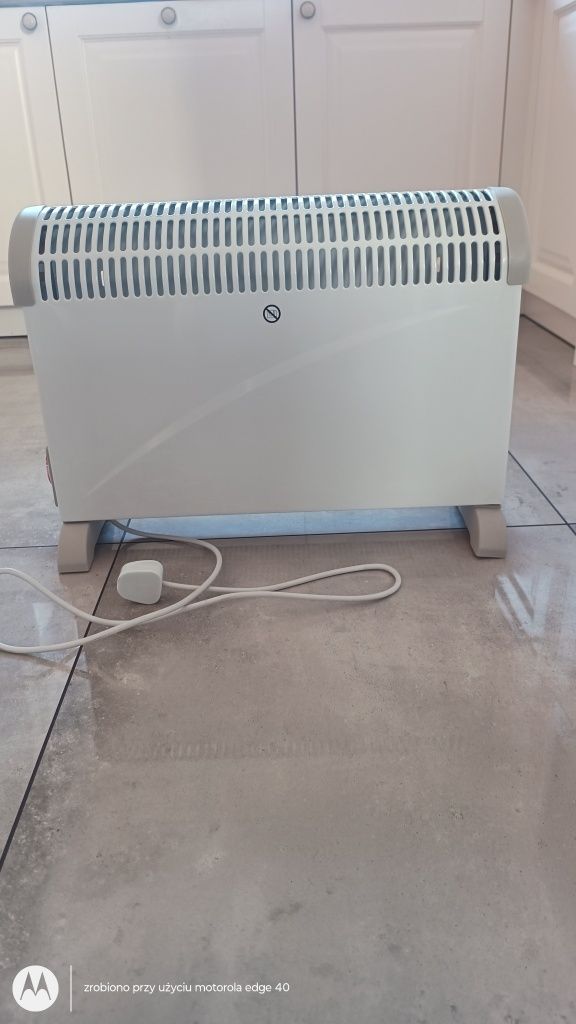 Grzejnik elektryczny konwektorowy 2000W z programatorem 24h