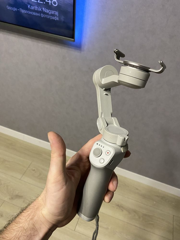 DJI Osmo Mobile 4 стабілізатор для телефона монопод