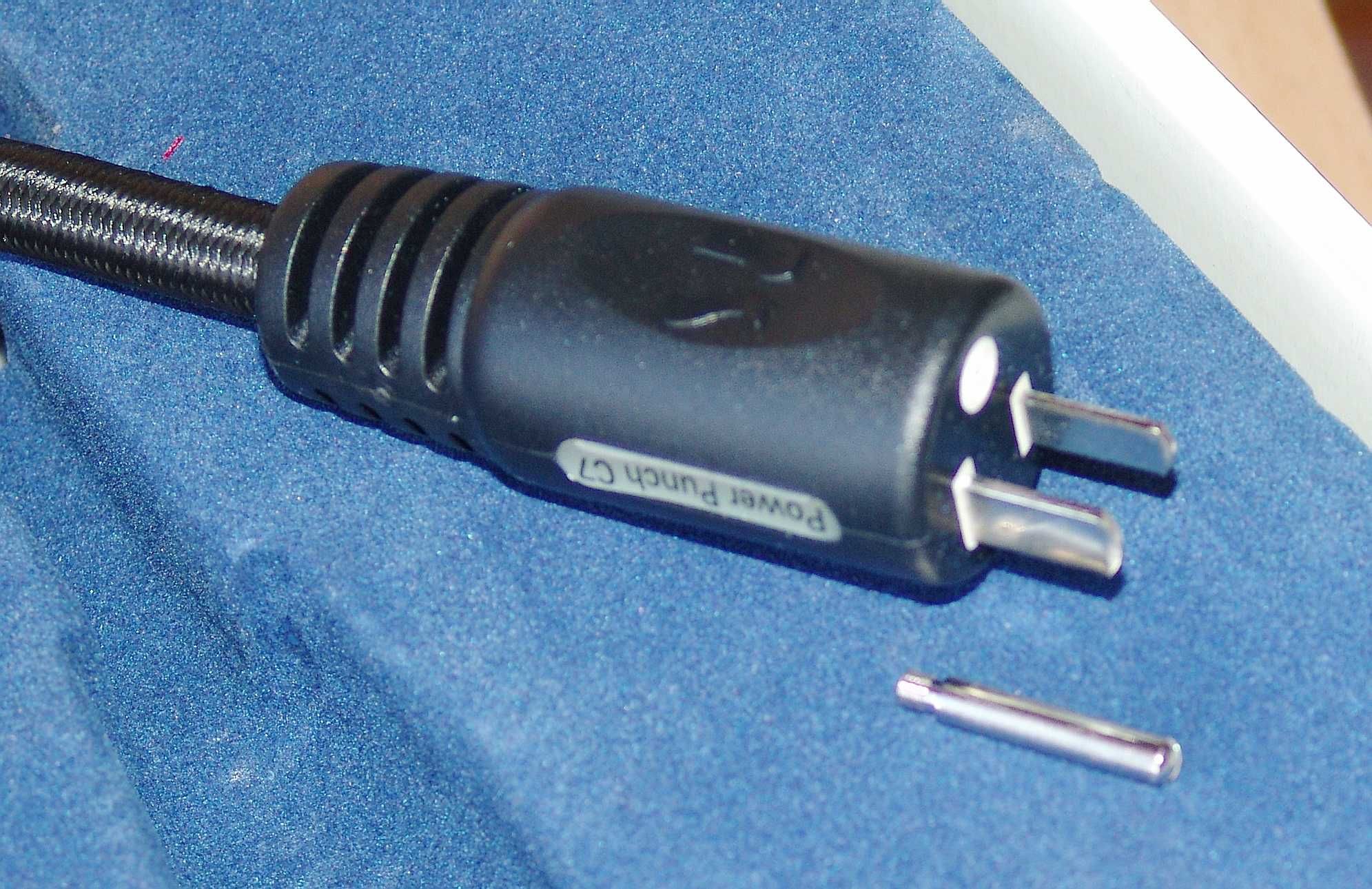 Электросетевой аудио кабель PS Audio Power Punch C7. 2 метра (USA)