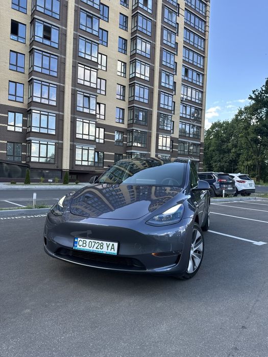 Tesla model Y 2023