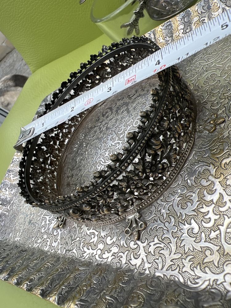 Stary mosiężny grawerowany pojemnik na kawior cukiernica posrebrzana