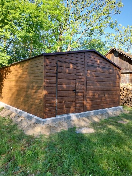 Garaż blaszany blaszak nowoczesny wygląd konstrukcja profil zamknięty