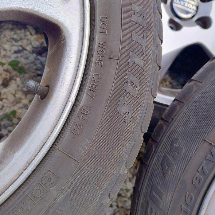 Felgi aluminiowe z oponami całorocznymi 195/55/16r  volvo