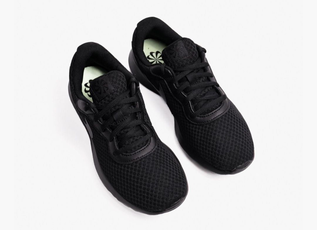 Кросівки Nike tanjun оригінал