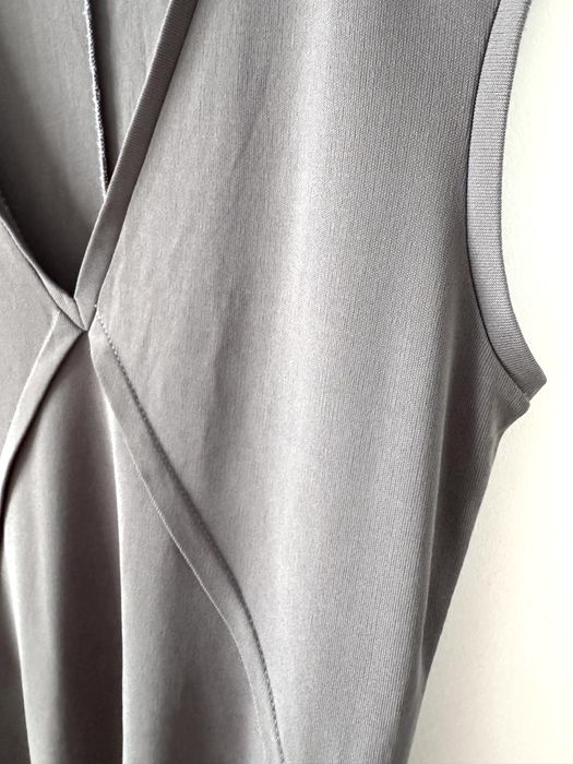 Filippa K klasyczna sukienka Minimalizm