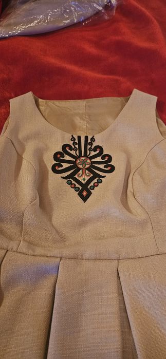 Sukienka goralska z haftem