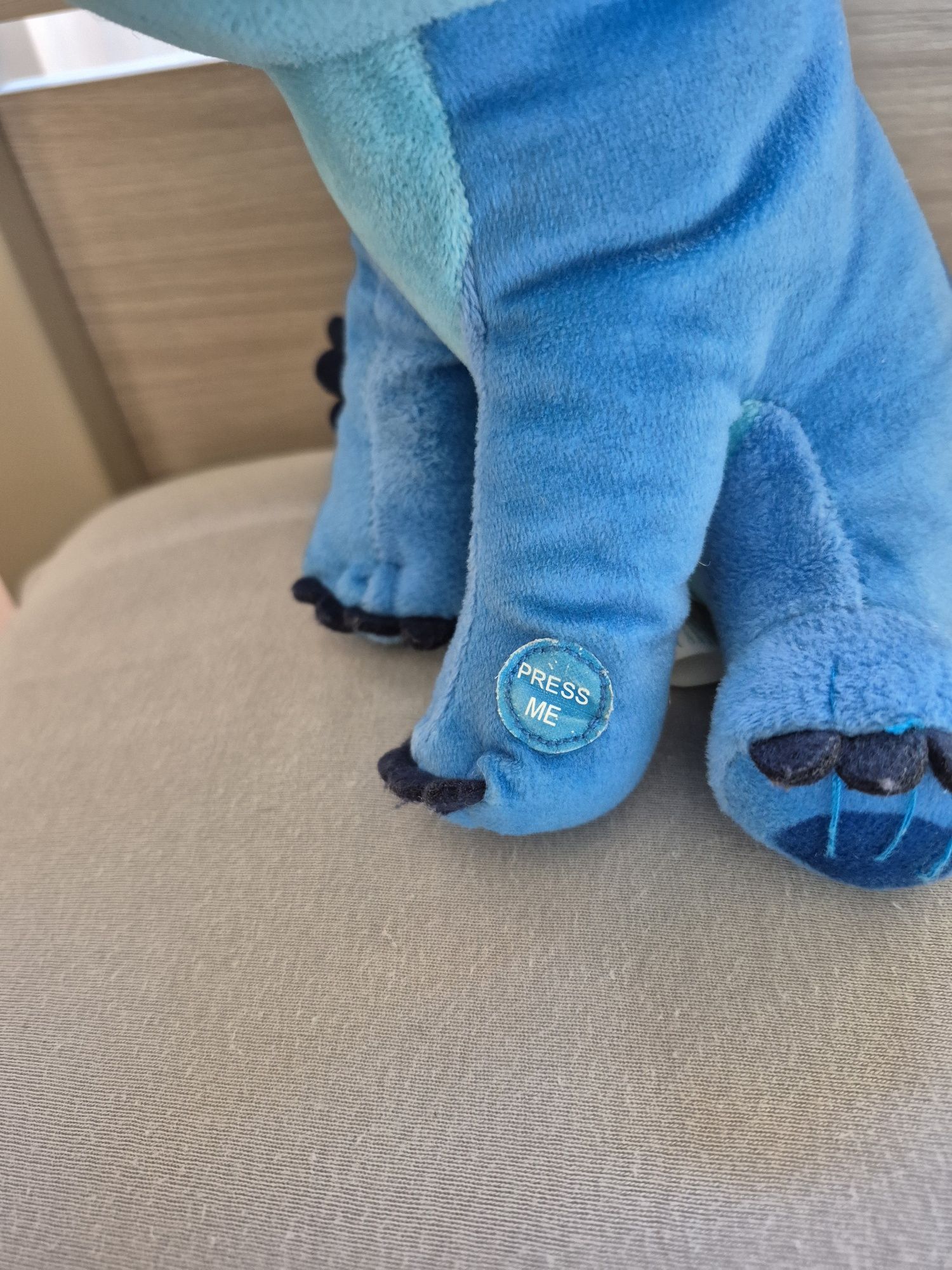 Stich maskotka muzyczna  z bajki Lilo i Stich 32 cm.