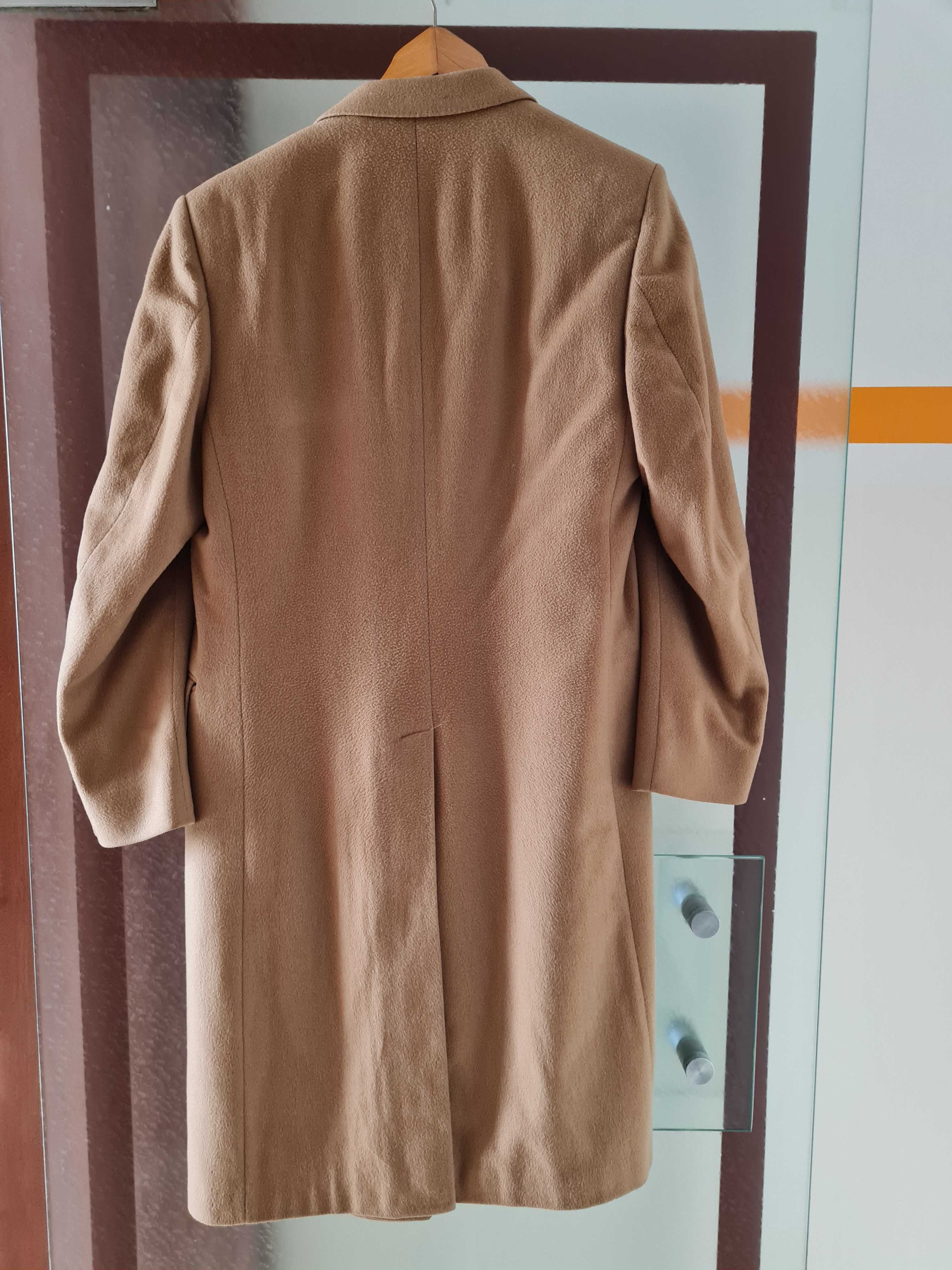 Sobretudo em lã e cashmere  Burberry