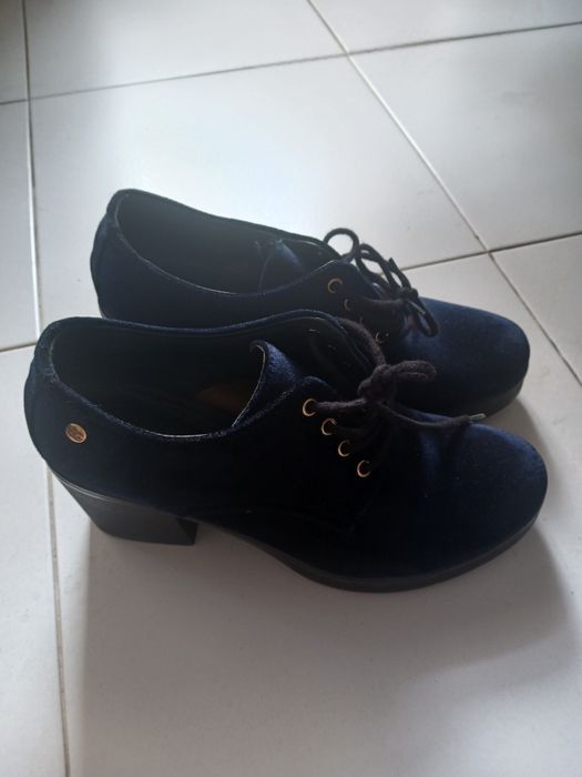 2 pares de sapatos ideais e confortaveis p frio