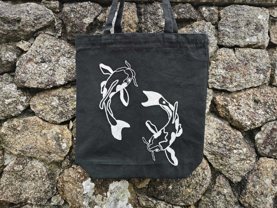 Tote bags bordados à mão