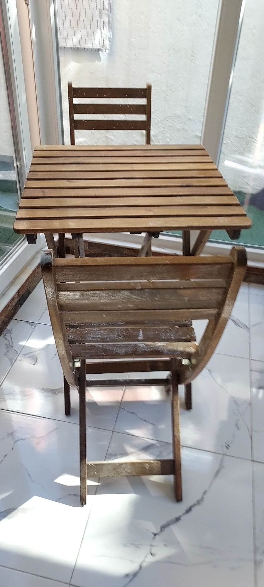 Mesa e cadeiras exterior