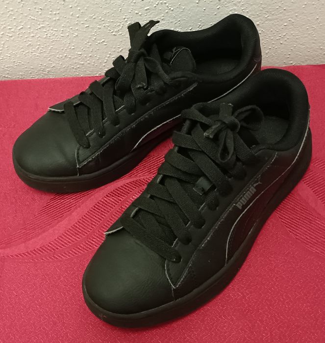 Buty dziecięce Puma rozmiar 38.5/Czarne