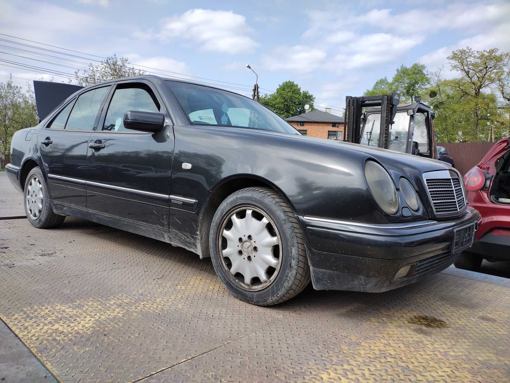 Mercedes Benz E-klasa W210 na części używane