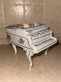 Фарфорова скринька піаніно