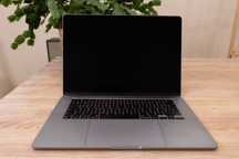 15cali MacBook Air M2, 8‑rdzeni CPU i 10‑rdzeni GPU 24gb RAM / 1TB SSD