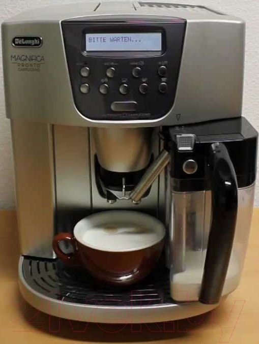 Кофемашина Delonghi Magnifica Cappuccino ESAM4500 + новый капучнатор