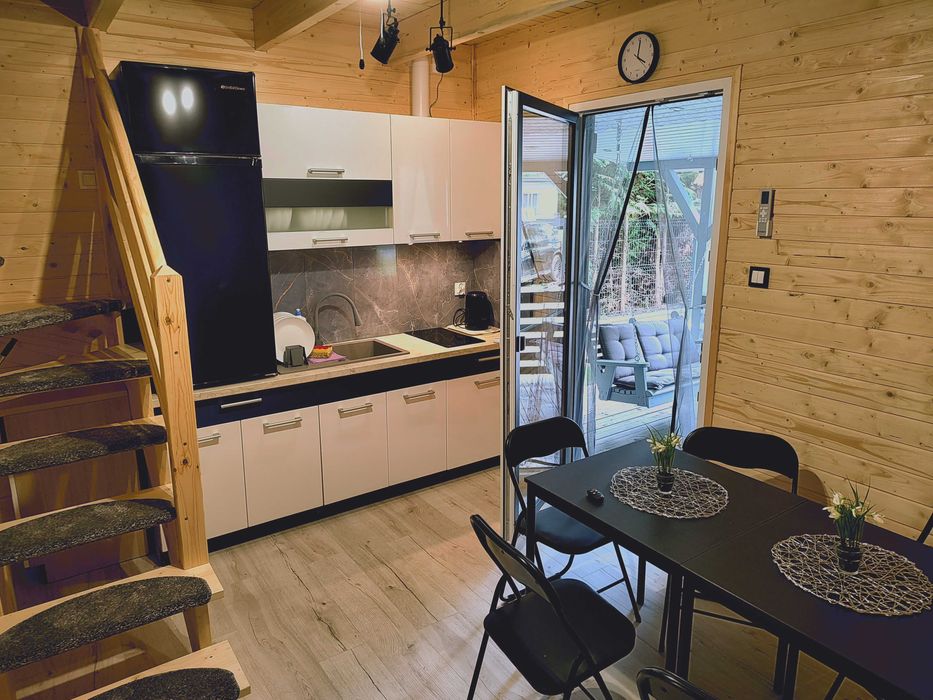 Domki całoroczne nad jeziorem w miejscowości Przydwórz