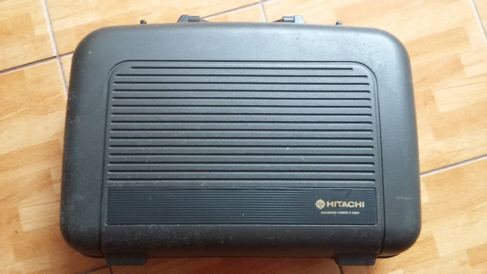 Kamera VHS HITACHI VM-3200E +case Rewa