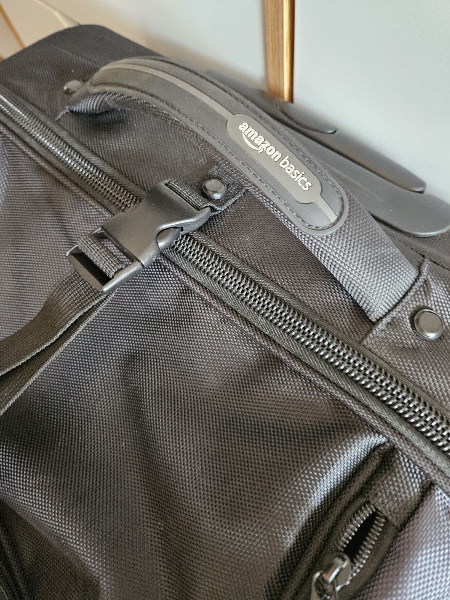 Wielka Torba Walizka Amazon Basics 135 litrów