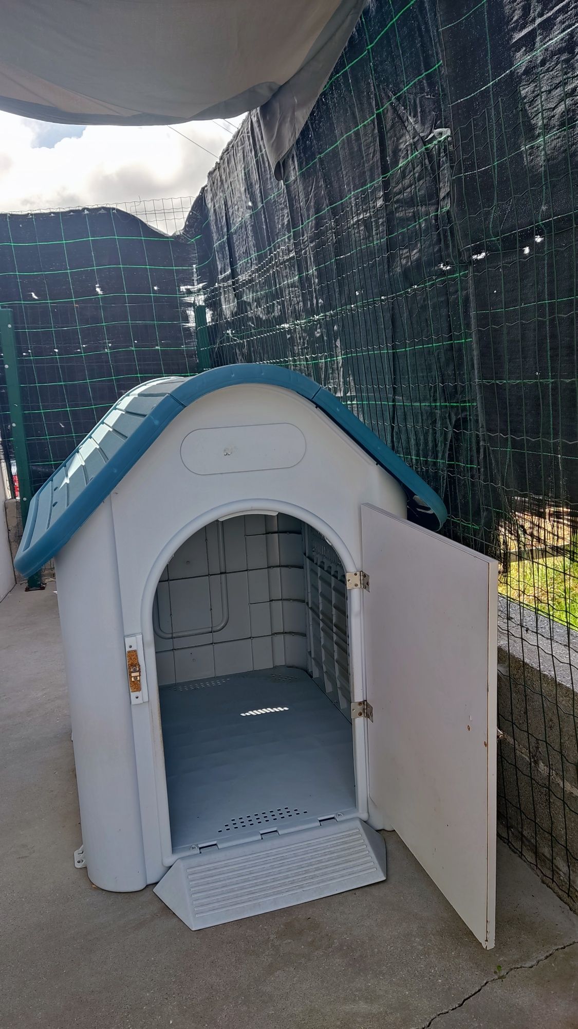 Casota para cão de grande porte