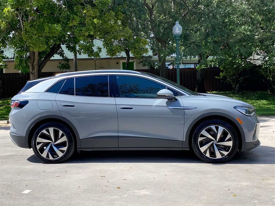 Volkswagen ID.4      2022