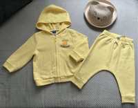 Żółty dresik niemowlęcy Old Navy letni komplet bluza z kapturem 68 74
