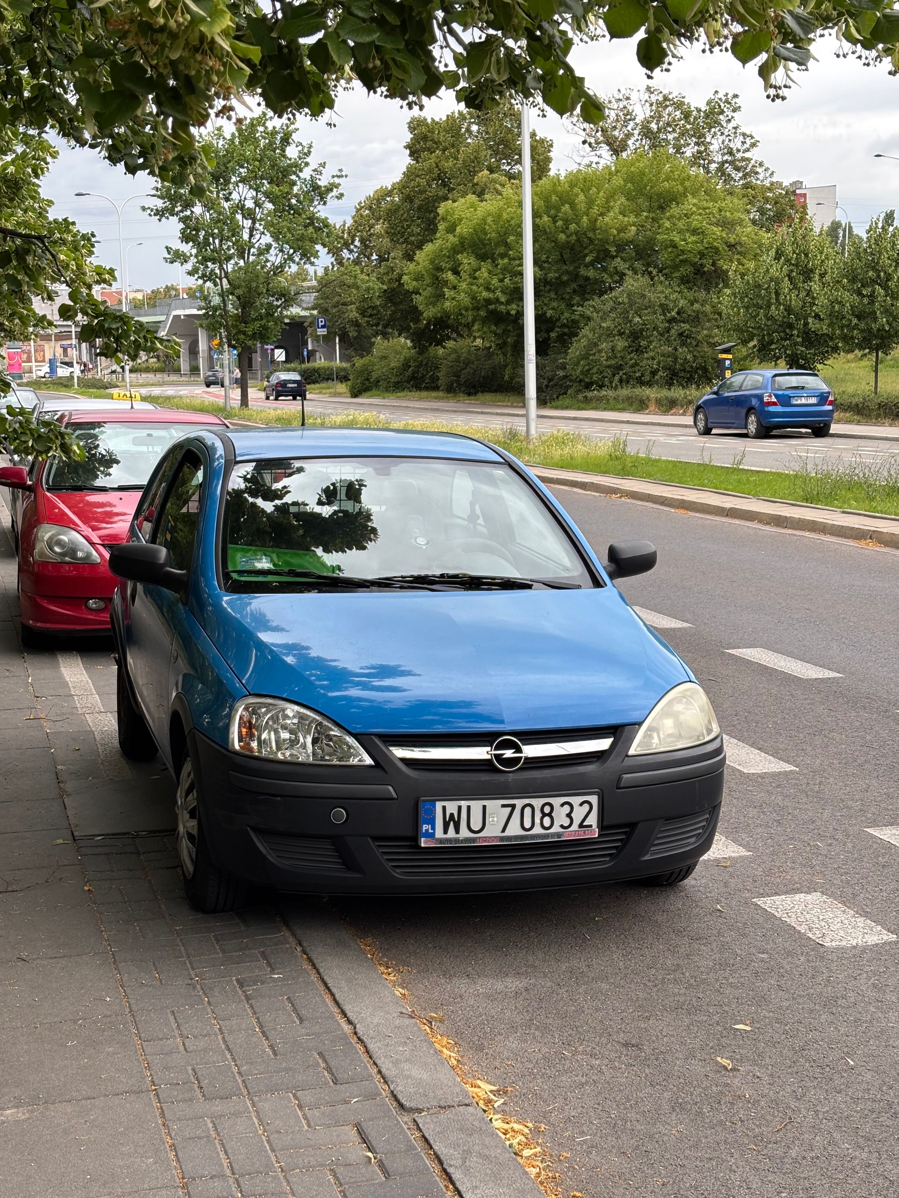 Opel corsa 2004 .