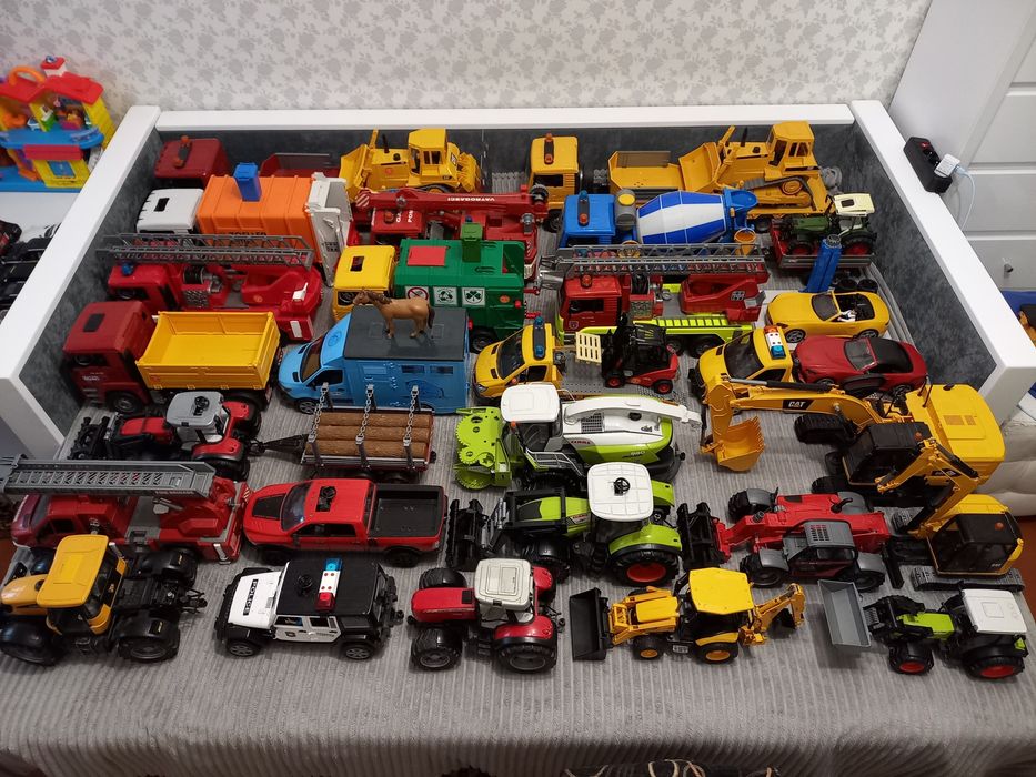 Великі машинки Bruder