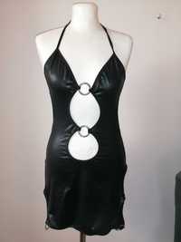 Czarna mini seksowna sukienka wiązania z kółeczkami jak skóra