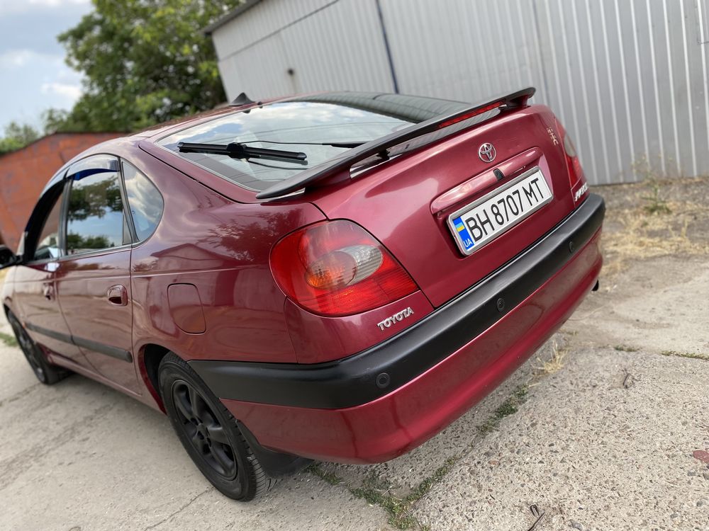 Toyota Avensis 2.0 автомат