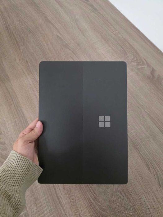 Microsoft Surface Pro 9 z ładowarką