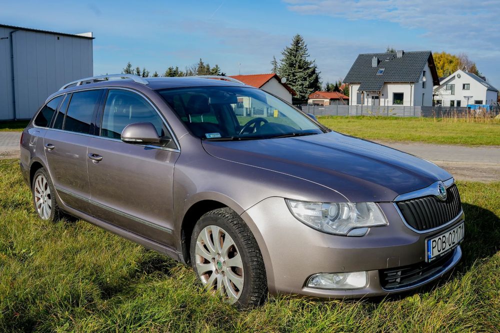 Škoda Superb  Skoda Superb II Combi Elegance  2.0 TDI 4x4