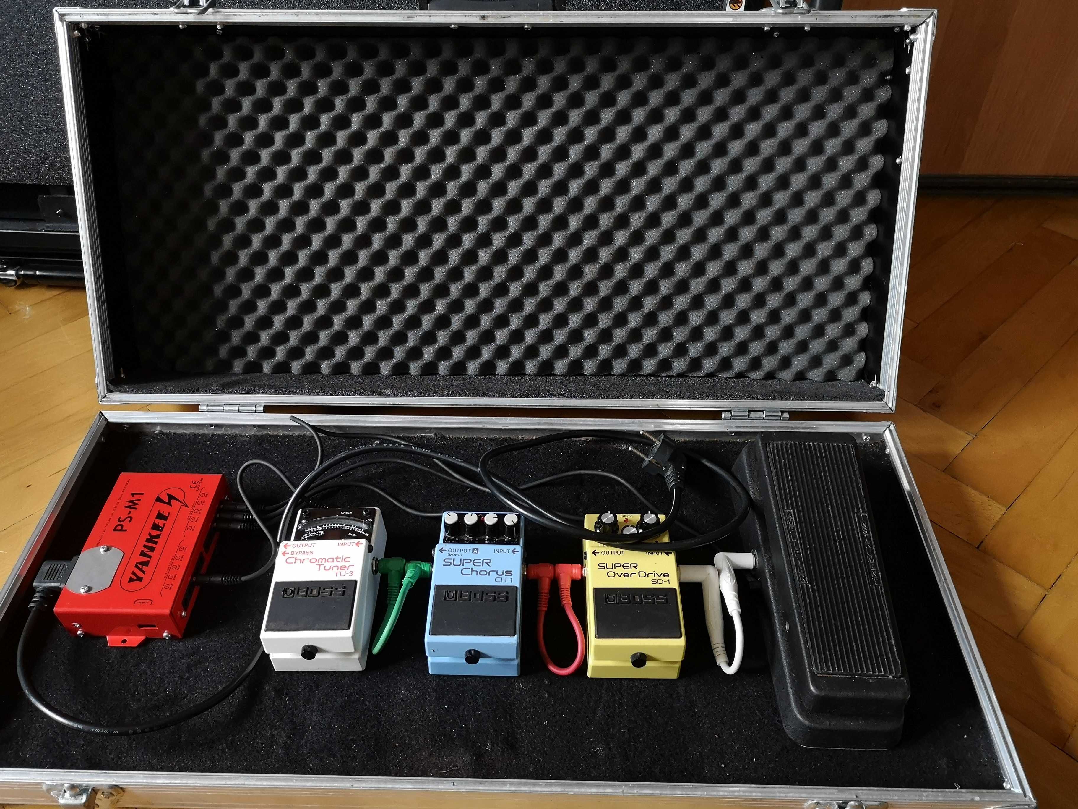 Pedal board - Case twardy z efektami gitarowymi