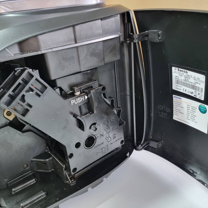 Компактна кавомашина Саеко Філіпс Saeco Philips Xsmall чорна