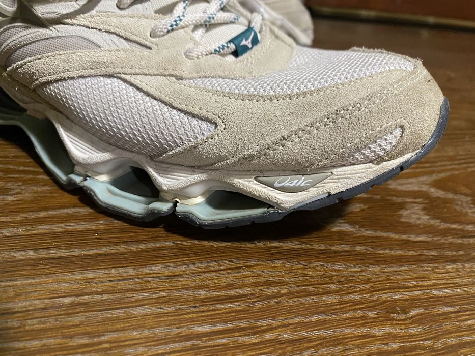 Кросівки  Mizuno чоловічі в хорошому стані