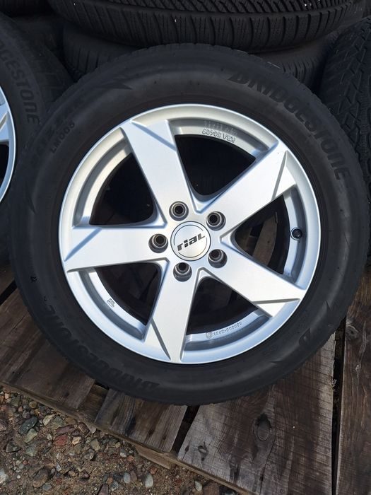 Koła zimowe Audi A4 B9 B8  205 60 r16