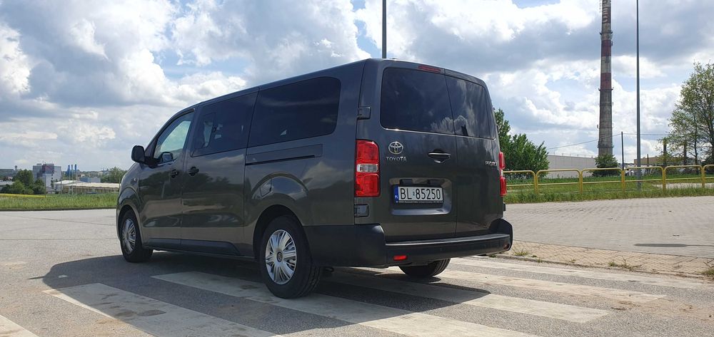 Wynajem busa 9-cio osobowego