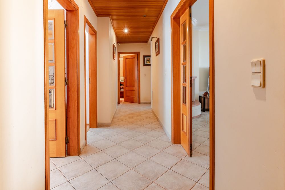 Apartamento T3 em Alcochete com terraço e garagem para dois carros