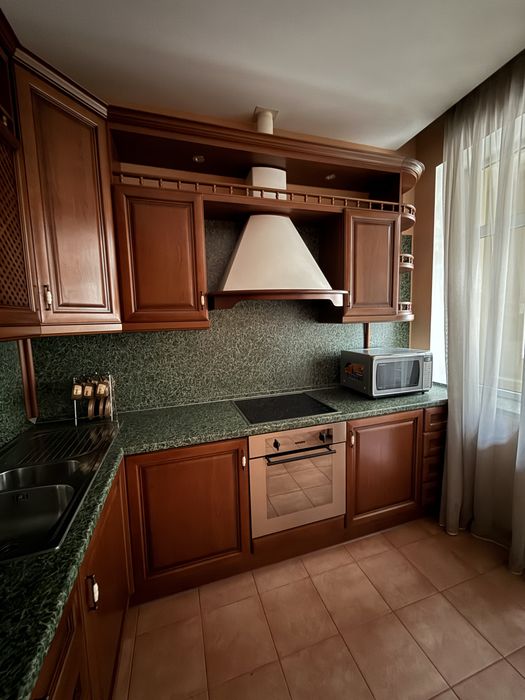 Центр , вул. Павлівська 17 , дворівнева квартира .