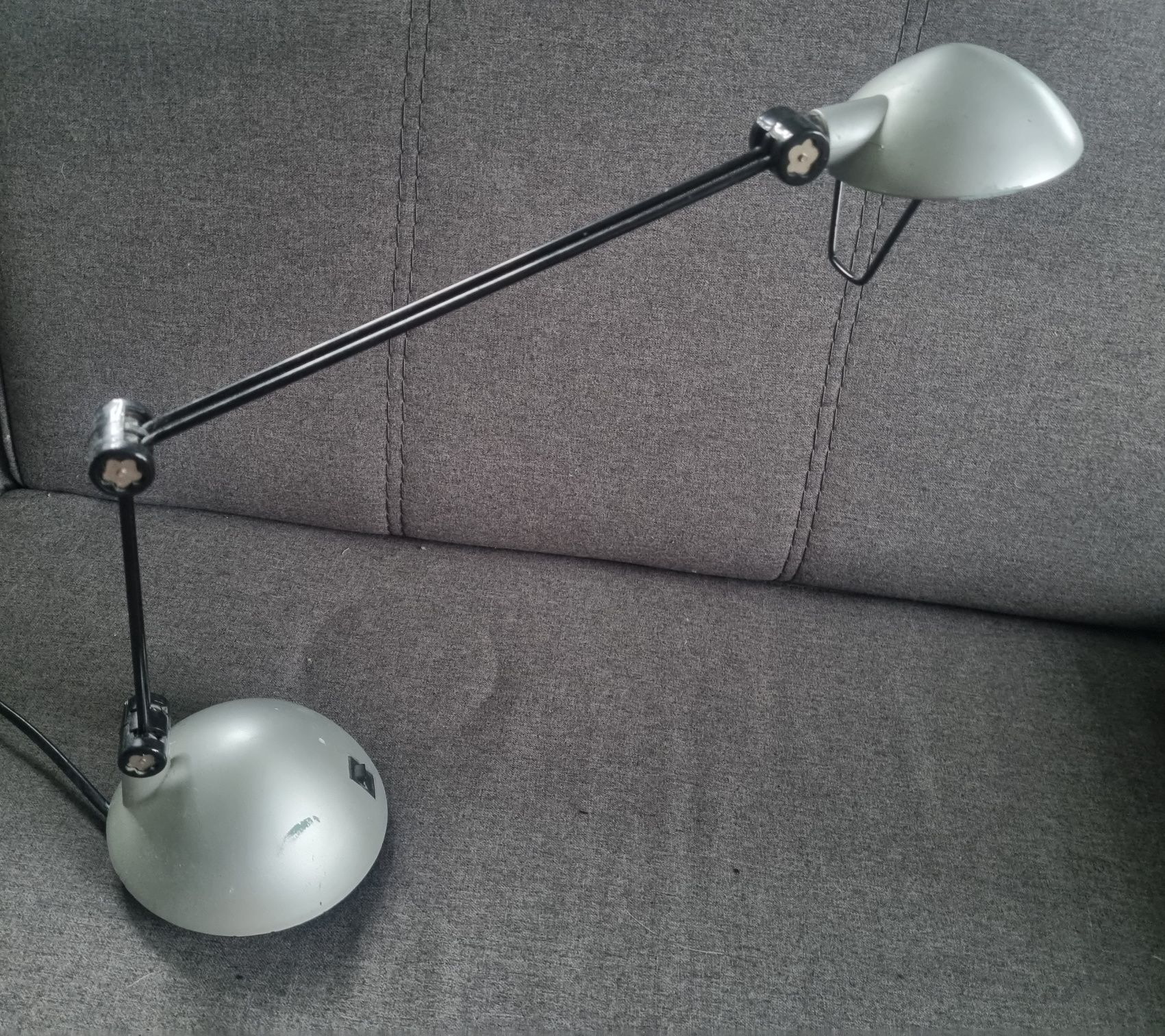 Lampa biurkowa srebrna led