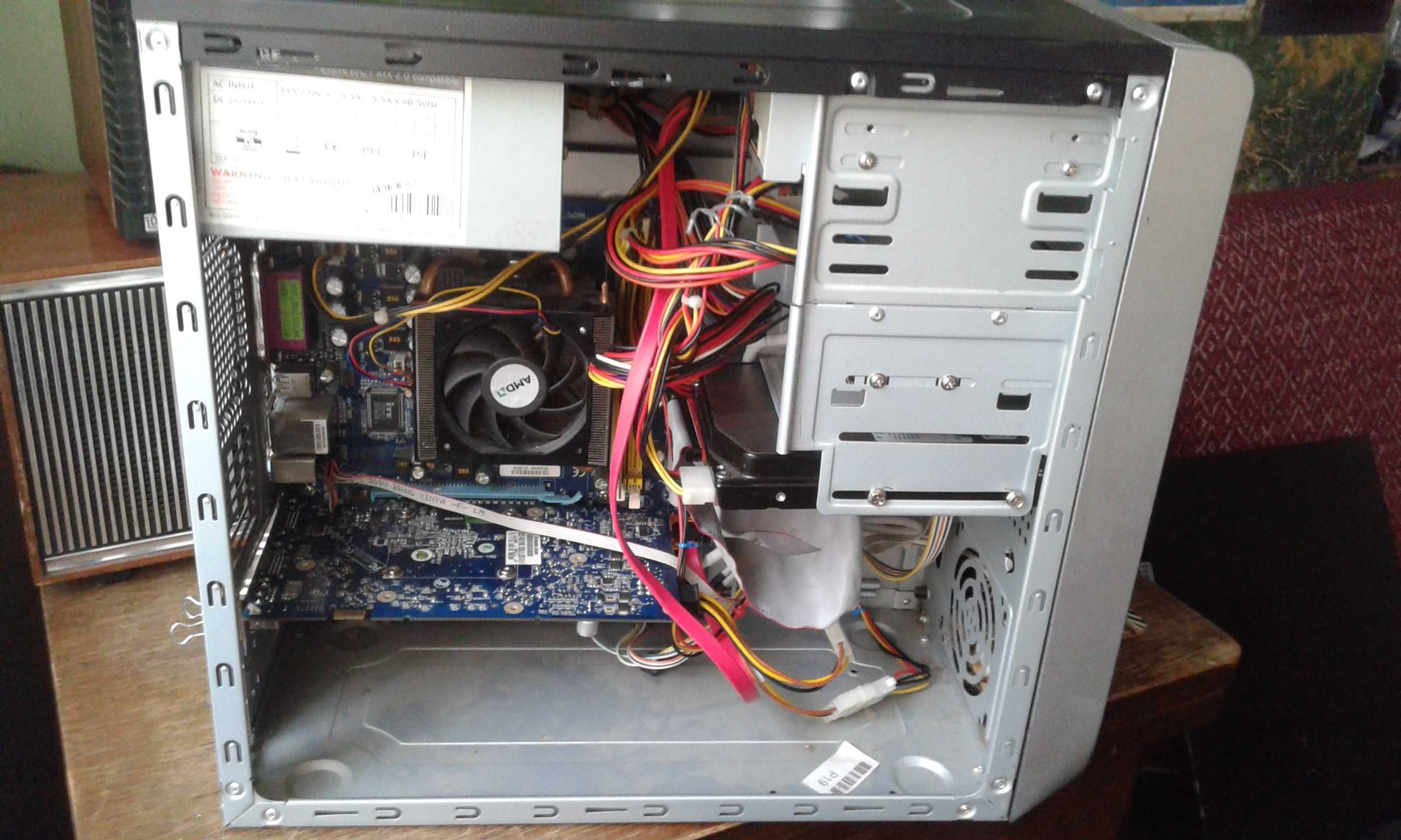 Komputer stacjonarny AMD Sempron 2800 DDR2 2 gb