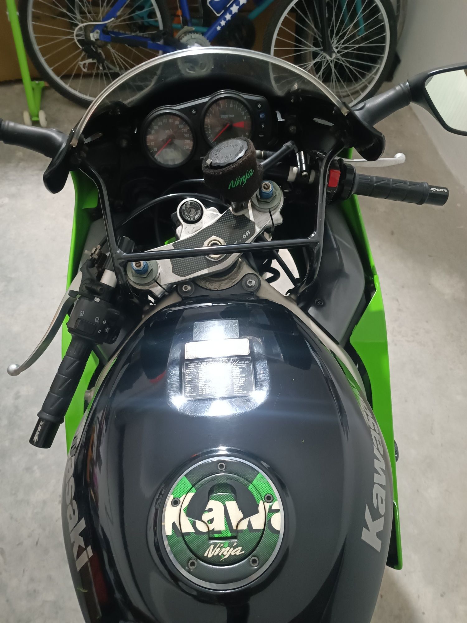 Kawasaki Ninja zx6r 2000