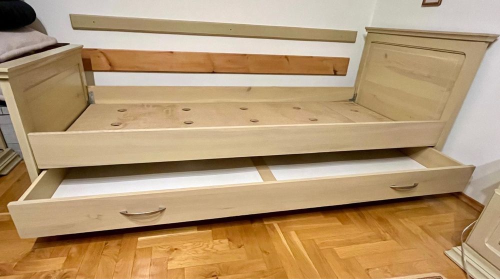 Łóżko z drewna pojedyncze 200x80
