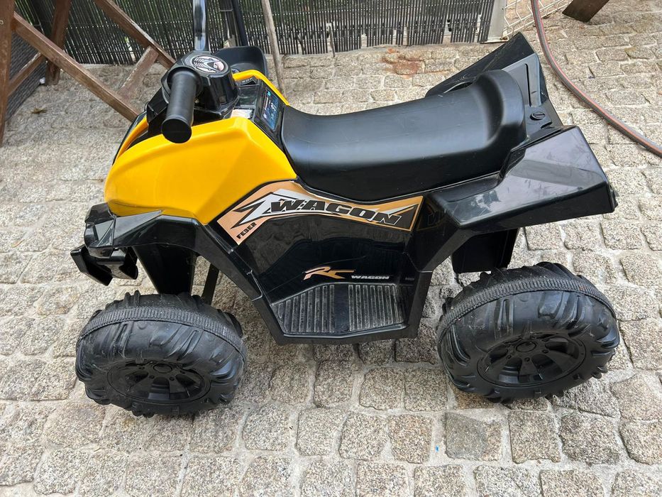 Moto 4 Criança bateria