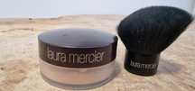 Zestaw z pędzlem Laura Mercier  2N1 REAL SAND mineral powder sypki