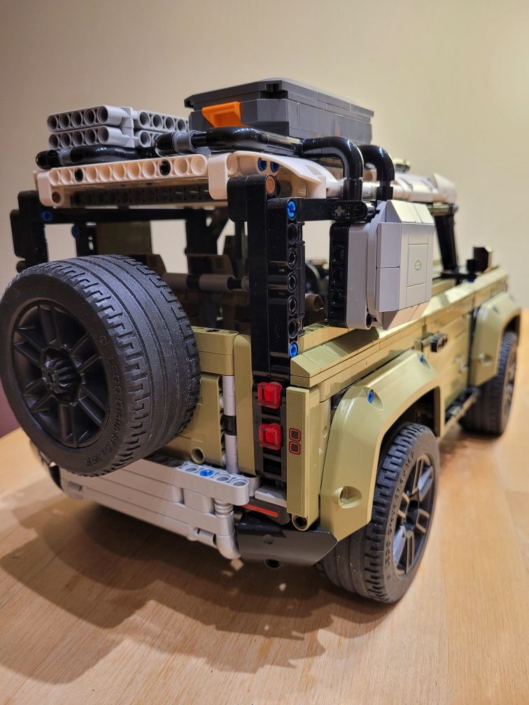 Lego Technic 42110 Land Rover Defender