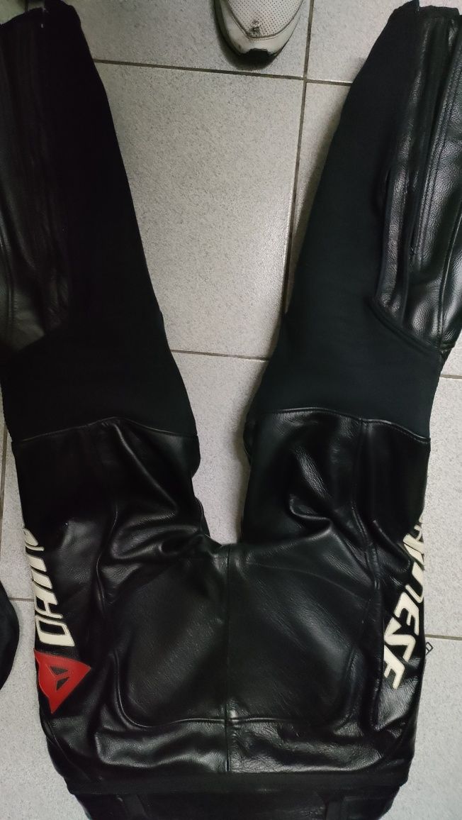 Capacete,botas e calças