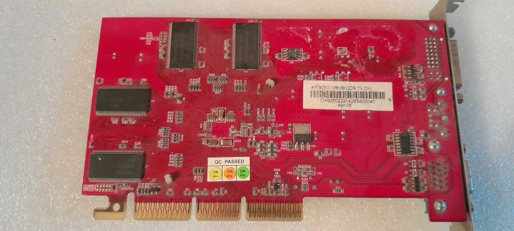 karta graficzna ATI 9250 -125mb ddr AGP RETRO granie do kolekcji