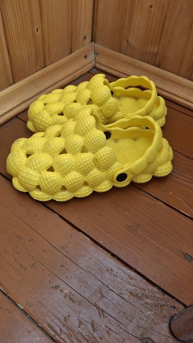 Крокси дитячі 31 розмір жовті в басейн